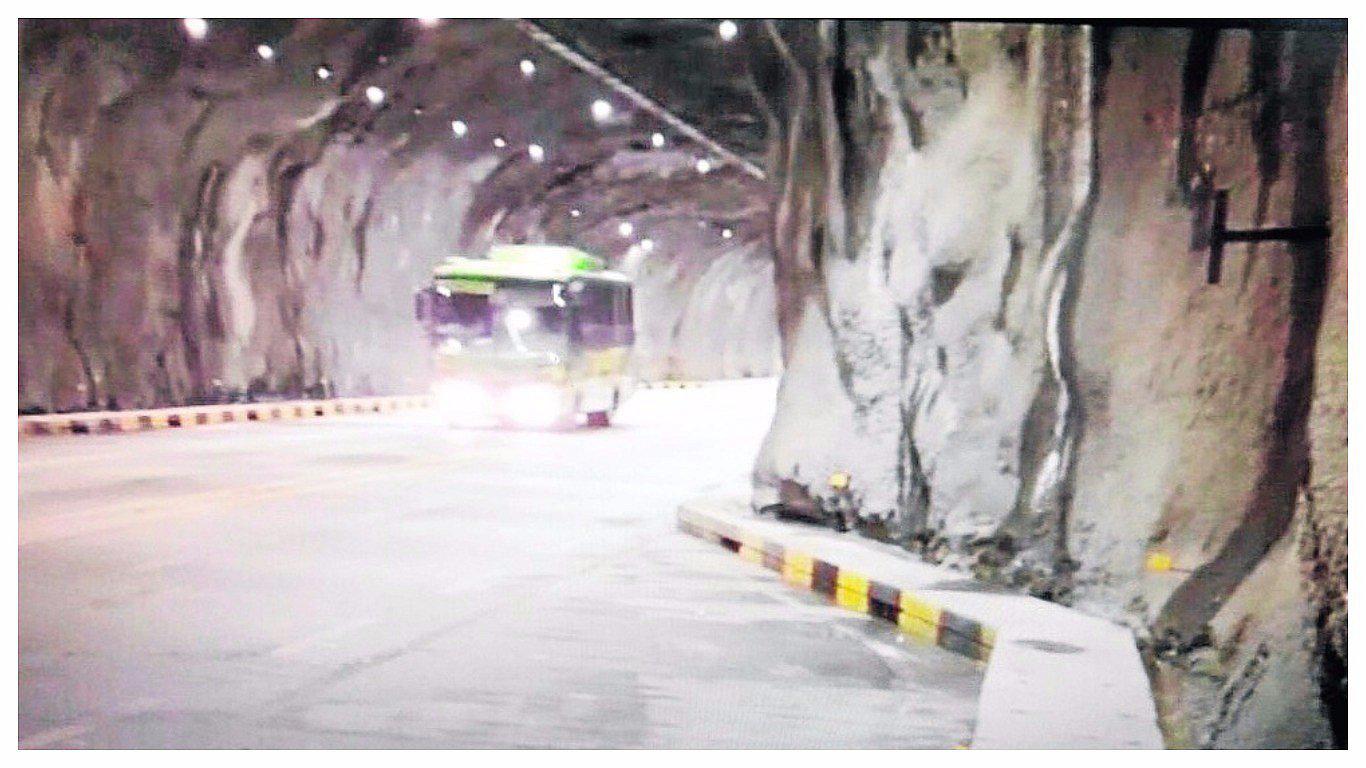 Fiscal inspecciona Tunel Yanango por filtración de agua 