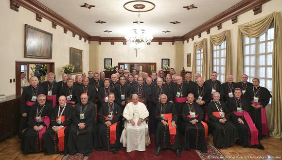 El papa Francisco y el cuerpo de cardenales de la Iglesia católica (Foto: EFE)