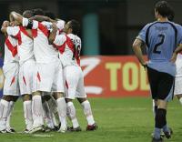 Perú vence a Uruguay 3-0 pero queda eliminado de Sudamericano