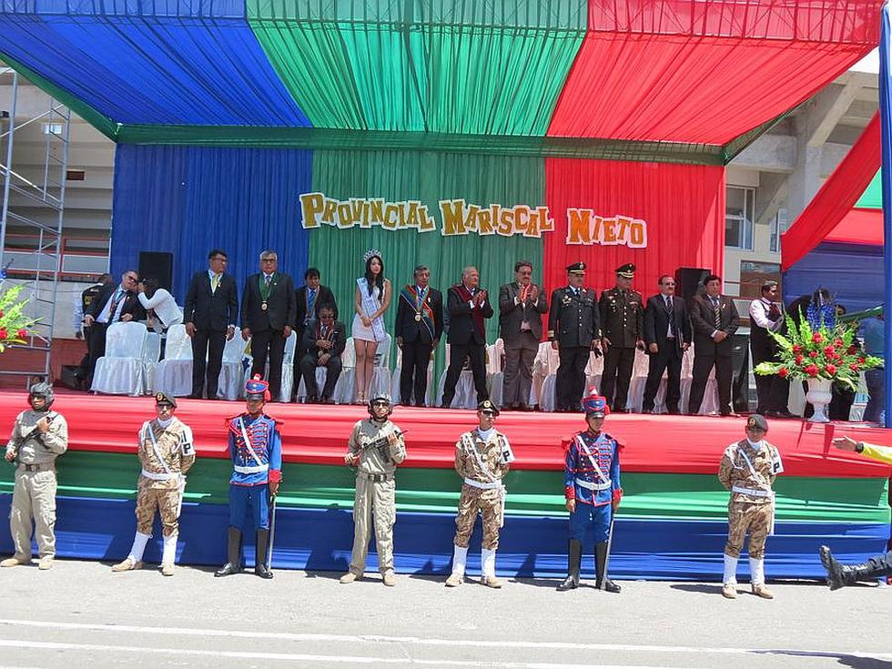 Civismo y marcialidad en desfile por el 477° aniversario de Moquegua