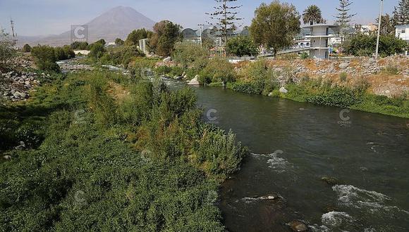 Hallan cuerpo sin vida de varón en orillas del río Chili