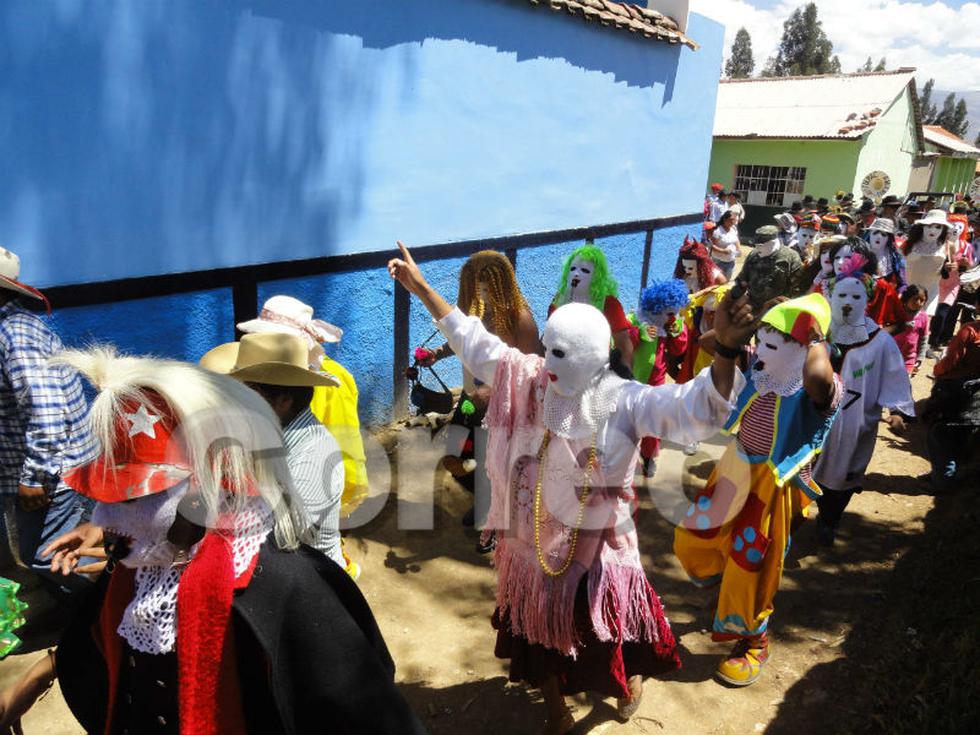Camilles dan alegría  en fiesta de la Virgen del Cocharcas (FOTOS)