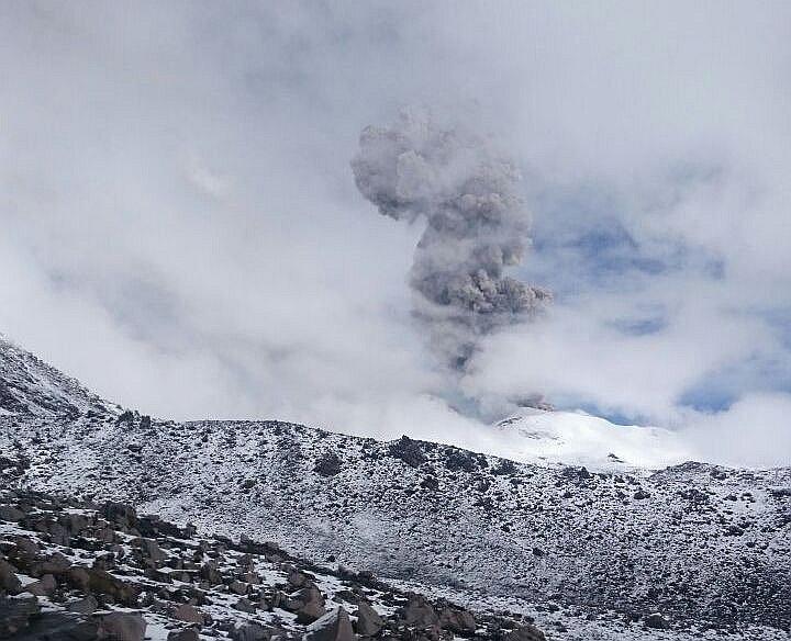 Volcán Sabancaya: actividad eruptiva y lluvias amenazan con desencadenar lahares