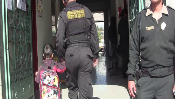 Auxilian a niño de 4 años que andaba solo deambulando por la calle (VIDEO)