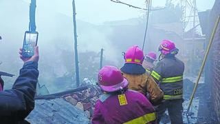 Incendio consume un almacén de reciclaje en el distrito de Castilla