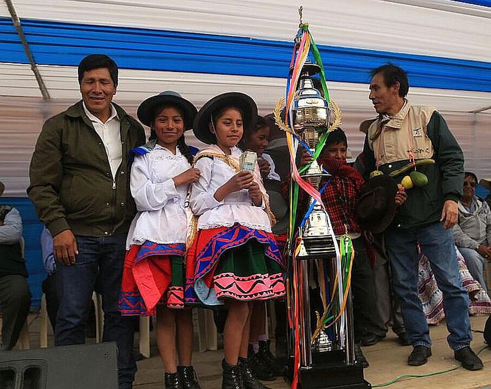 ​Con danzas autóctonas celebran el 193 aniversario de Caylloma (FOTOS)