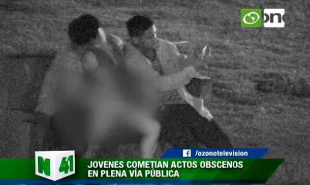 Trujillo: Jóvenes intentan tener relaciones sexuales en un parque (VIDEO)