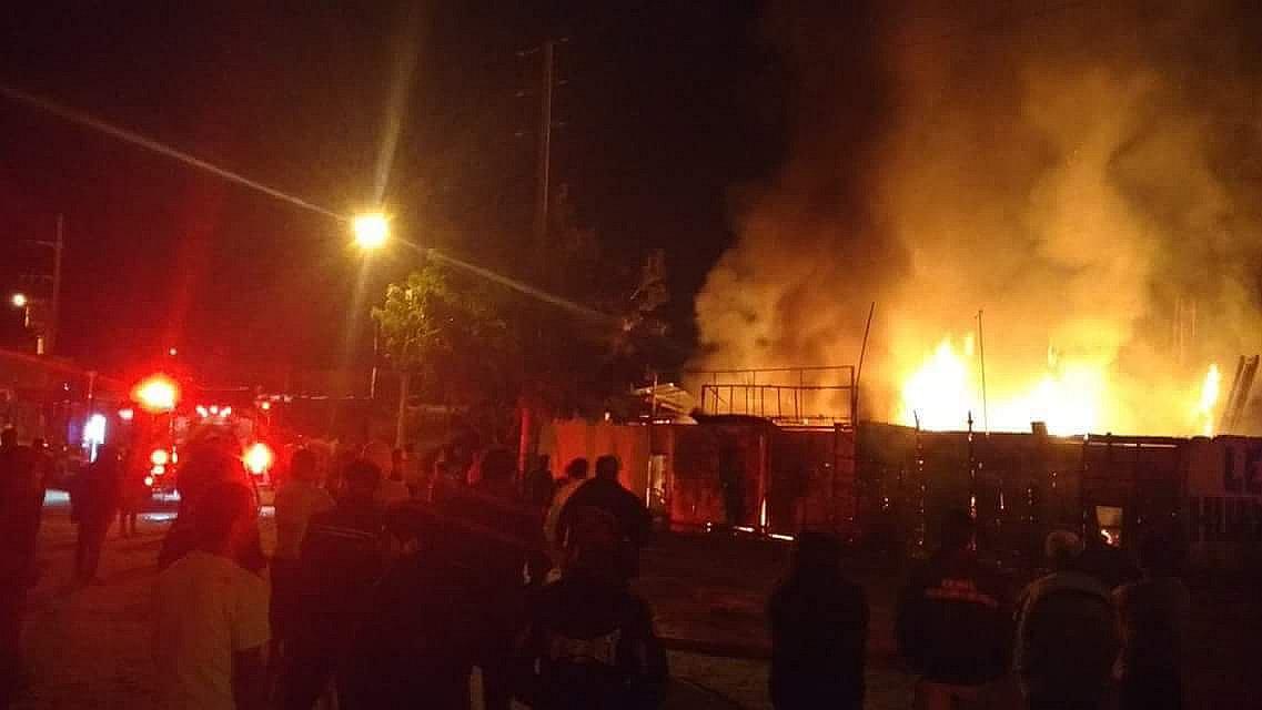 Vándalos habrían ocasionado incendio que dejó pérdidas de más de medio millón de soles (VIDEO)