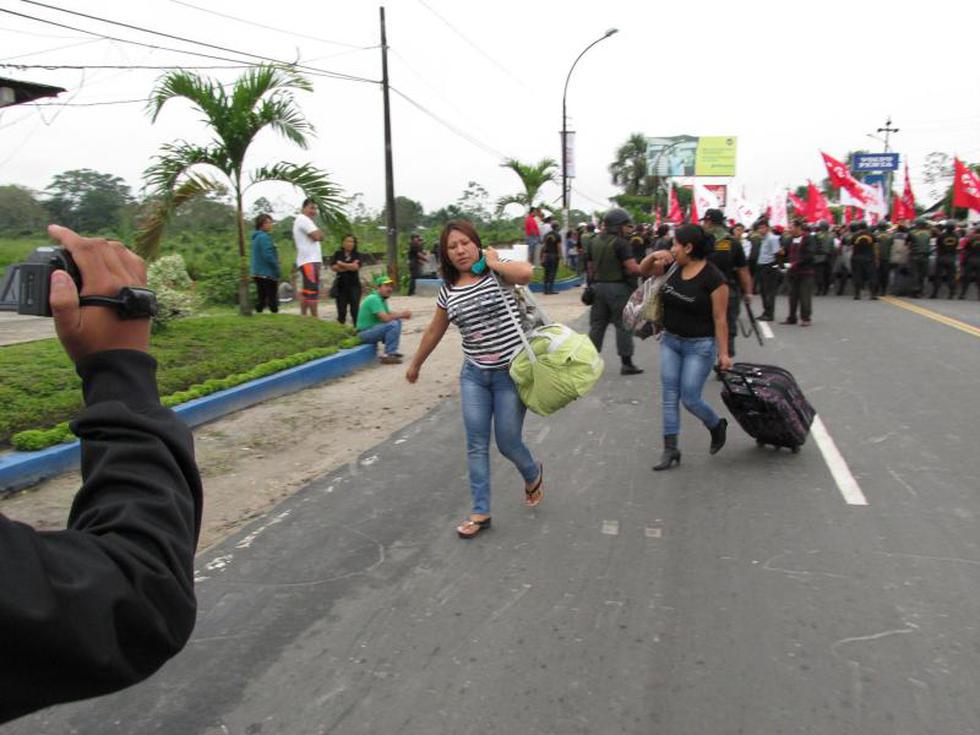 Cerca de mil personas intentan tomar aeropuerto de Iquitos