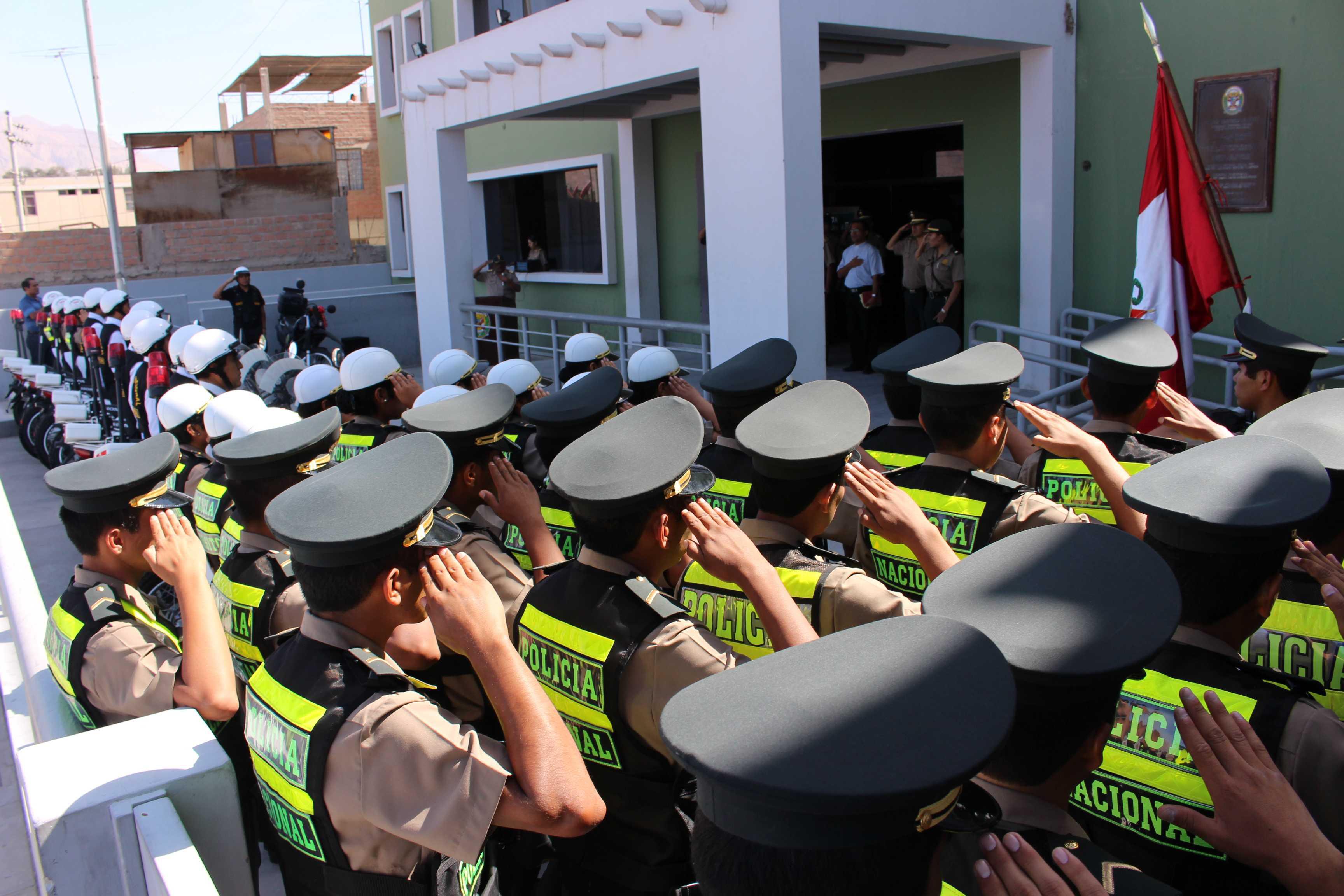 Llegan más de 20 oficiales PNP a Moquegua