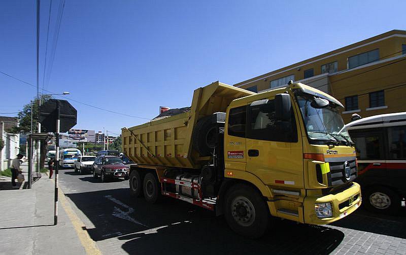 Aprueban Ordenanza que  regula el tránsito de vehículos pesados en Arequipa