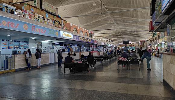 Venta de pasajes a la capital de la República volvieron a habilitarse en algunas agencias del Terminal Terrestre. (Foto: GEC)