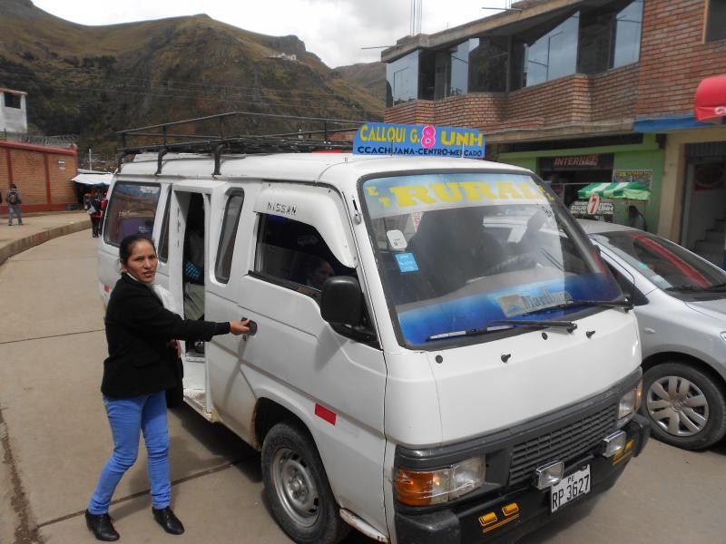 A modo de prueba combis inician recorridos 