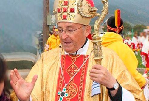 Vaticano absuelve a obispo chileno acusado de abuso sexual