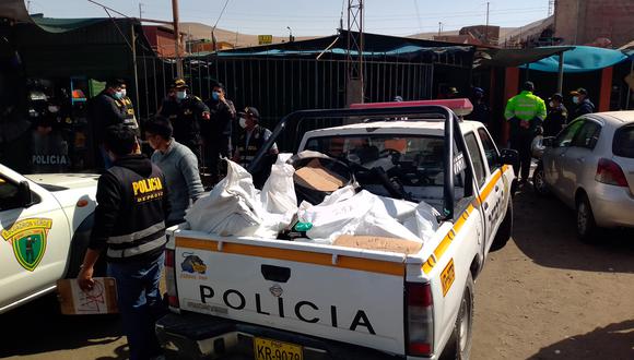 Sacos y sacos de accesorios sin documentación fueron incautados por la Policía Nacional. (Foto: GEC)