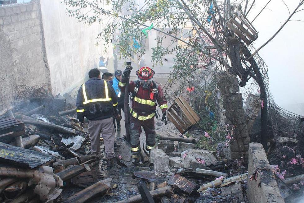 ​Extranjero queda herido por incendio en almacén de reciclaje en Arequipa (FOTOS)