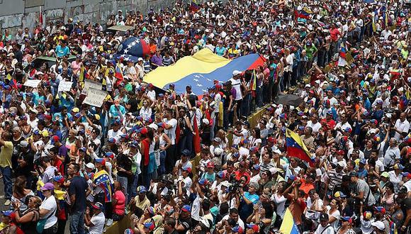 Miles de personas protestaron contra régimen de Maduro ante falta de luz (FOTOS)