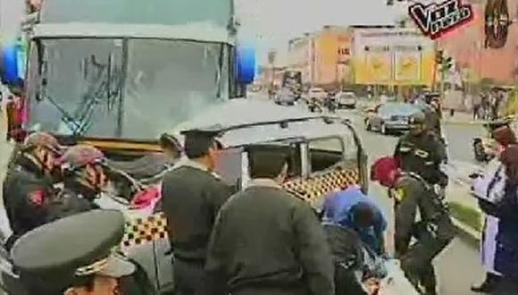Taxista muere impactado por dos buses interprovinciales