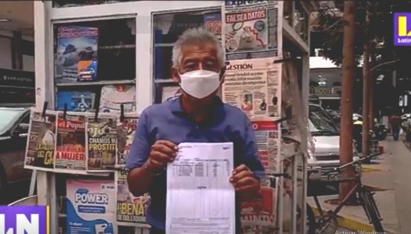 Vendedor de periódicos sufrió el robo de los ahorros de toda su vida. Foto: Latina