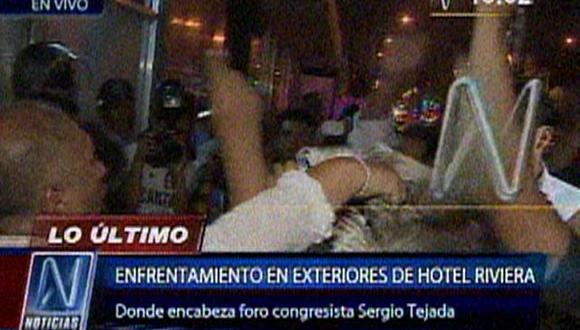 Se enfrentan afuera de 'conversatorio sobre megacomisión' por Sergio Tejada (Video)