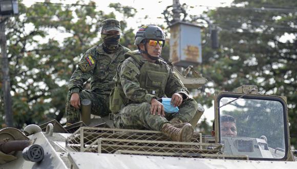 La fuerza pública de Ecuador ya había intervenido al Guayas 1 el lunes para asegurar el control externo, y este martes completó la ocupación del penal donde chocaron bandas vinculadas con el narcotráfico. (Foto: Fernando Mendez / AFP)