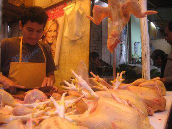 El kilo de pollo
 alcanza los 8 soles