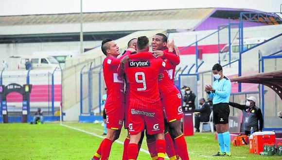 Rojos celebran tras vencer a Sport Boys