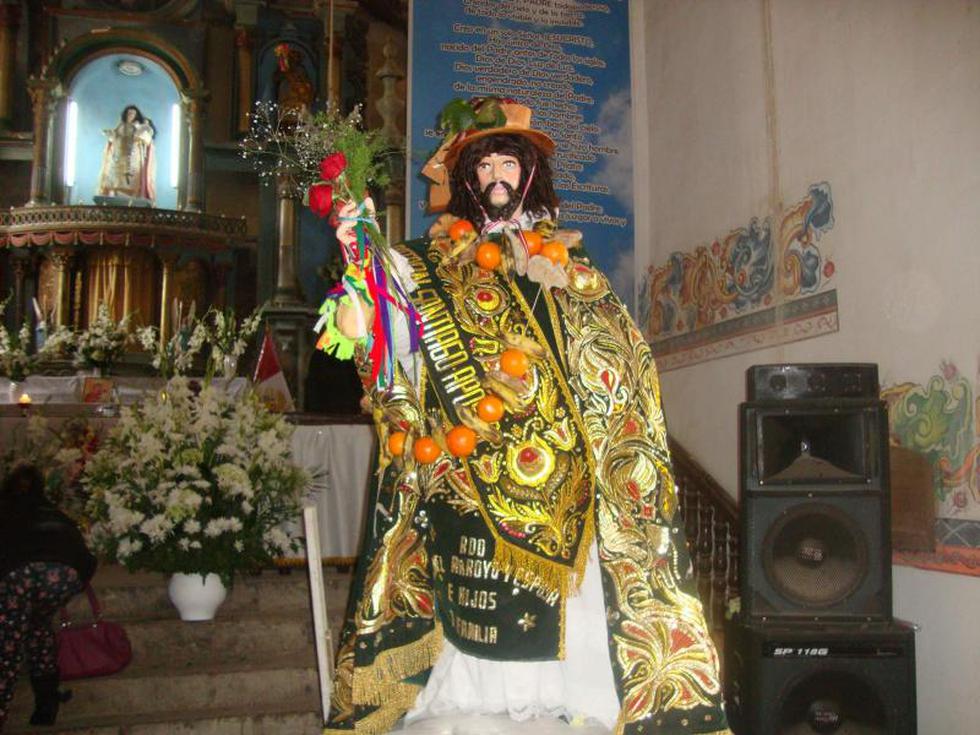 Santiago León de Chongos celebra a santo patrón (FOTOS)