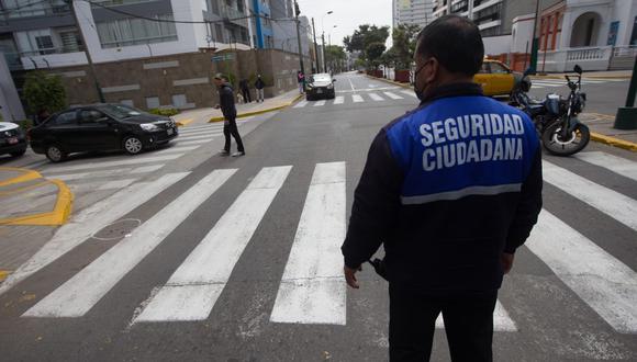 Uno de los hombres falleció en la Av. Cuba a consecuencia de un impacto de bala en la cabeza, mientras que los otros dos murieron camino al hospital Edgardo Rebagliati. (FOTO: GEC(