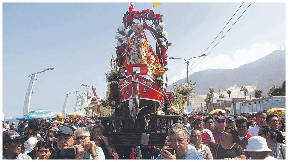 San Pedrito regresa al mar para bendecir a chimbotanos (FOTOS Y VIDEO)