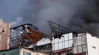 Muñoz sobre incendio que se reavivó en Mesa Redonda: “Esto no se va a expandir. Son cosas que rebrotan”