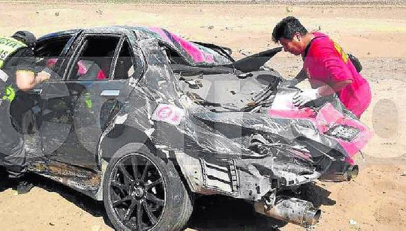 Abandonan vehículo que sufrió despiste en la vía Juliaca - Arequipa