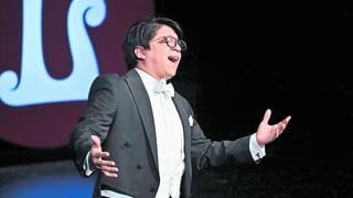 Tenor piurano Iván Ayón gana concurso de ópera