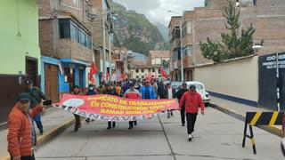 Obreros de Construcción Civil protestan en Huancavelica exigiendo reactivación de obras