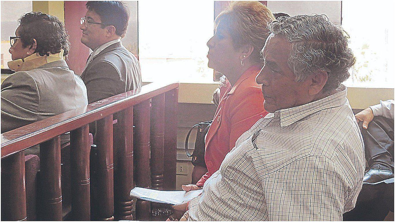 Espinoza y Cortez buscan absolución en caso semáforos 