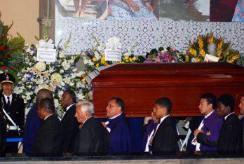 Duelo nacional por
 el "Zambo" Cavero