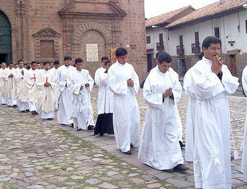 Presentan lista de sacerdotes excomulgados en Cusco