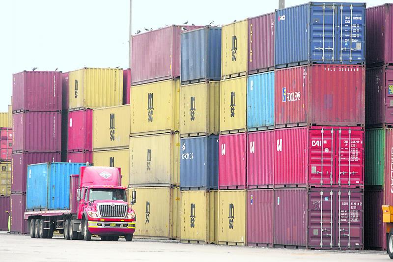 Balanza comercial fue negativa en 2013