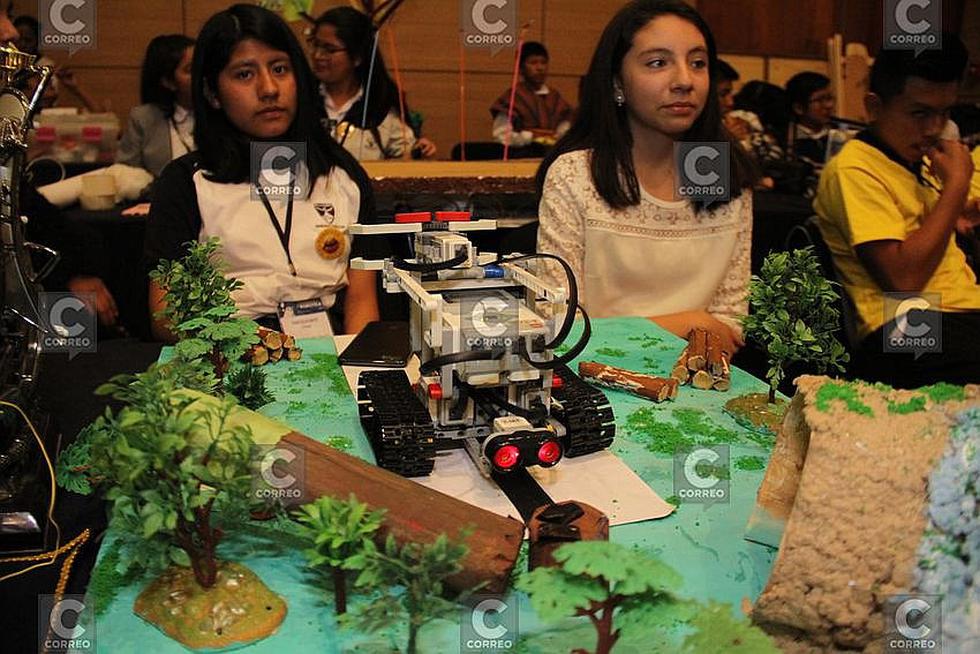 Más de 150 estudiantes en Olimpiadas de Robótica que organizó la UCSP(FOTOS)