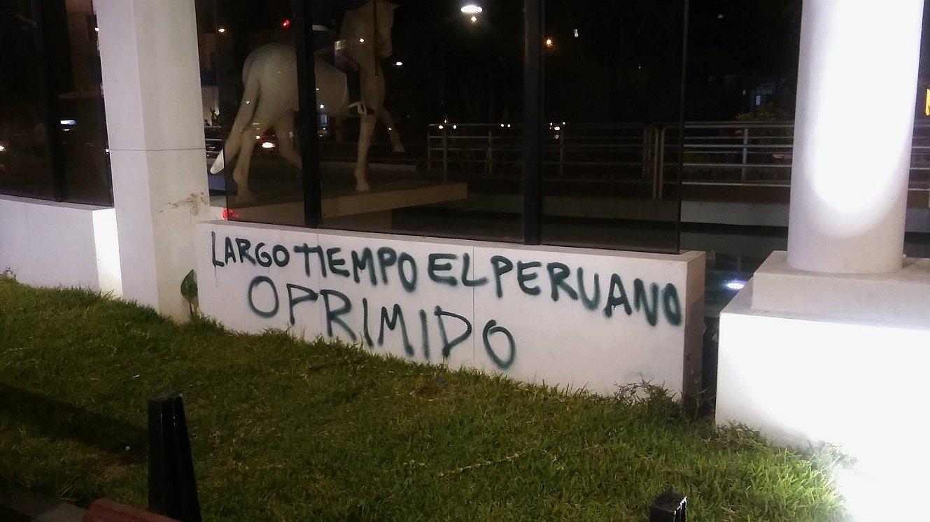 Trujillo: Realizan pinta en muro de Alameda de los Héroes (VIDEO) 