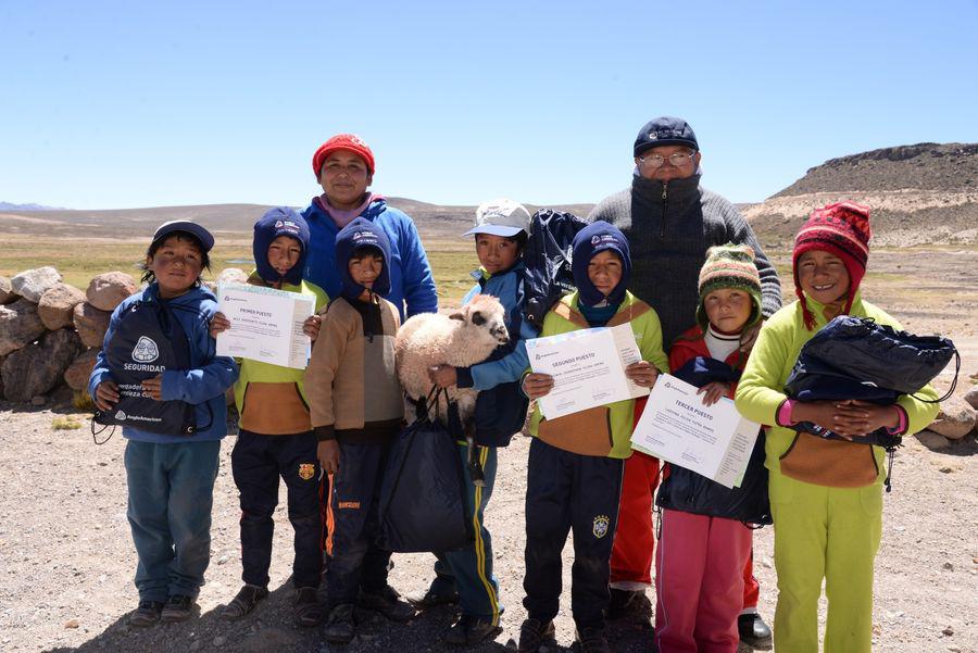 Quellaveco premia a escolares de concurso "Cuidemos la flora y fauna"