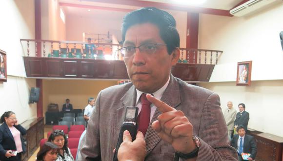 Congresista Zeballos critica que Jaime Rodríguez viaje a Lima y descuide GRM