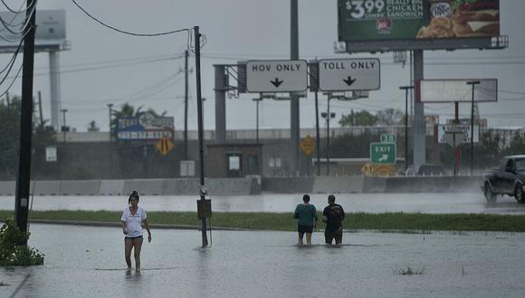 Tormenta Harvey sigue produciendo "catástrofes" en Texas