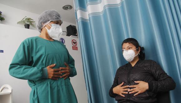 Especialista detalla una serie de técnicas de fisioterapia respiratoria para que los pacientes, de acuerdo a su diagnóstico médico, practiquen en sus casas.