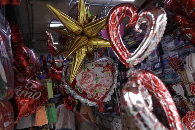 Comerciantes en Mesa Redonda por San Valentín