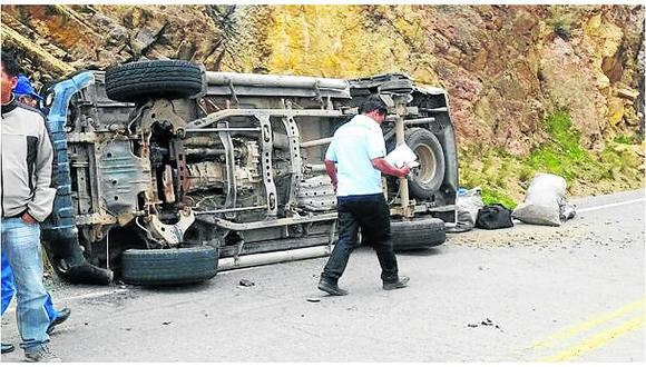 ​Auto que viajaba a Lima sufre grave accidente y deja 6 personas heridas