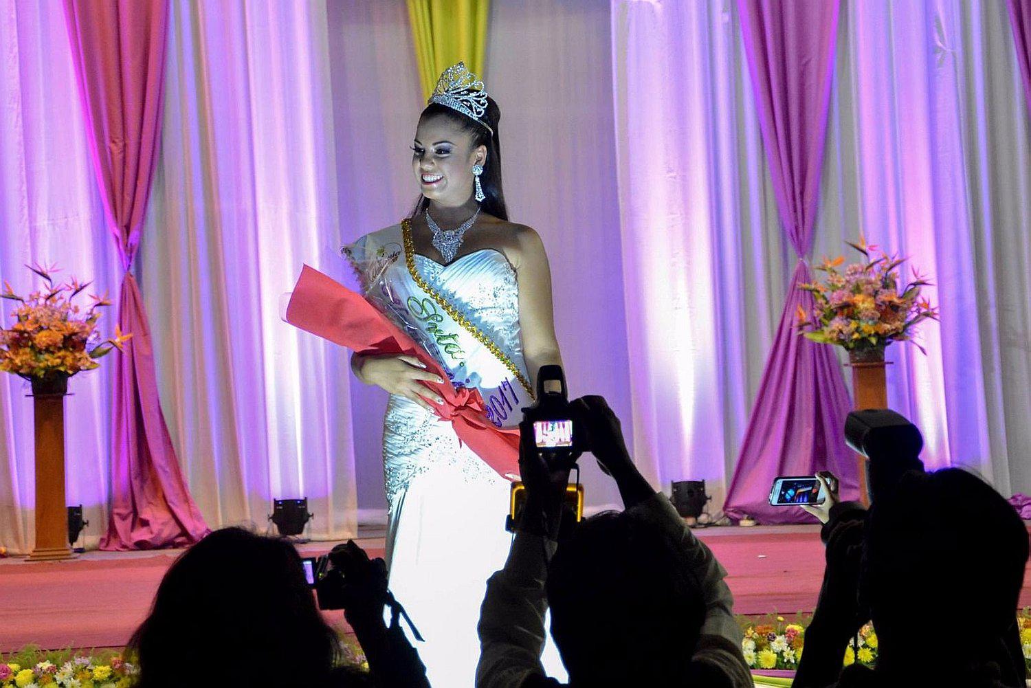 ​Anaís Gonzales fue elegida Reina del Festival de la Vendimia Tacna 2017