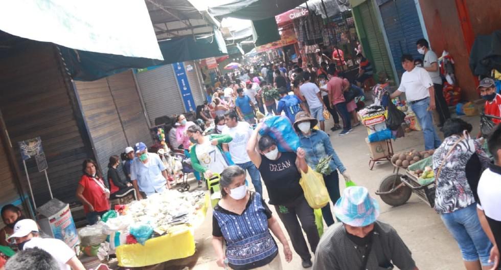 Trujillo: Cientos de personas abarrotaron mercados, supermercados y bancos sin respetar distancia social ni uso de mascarillas.