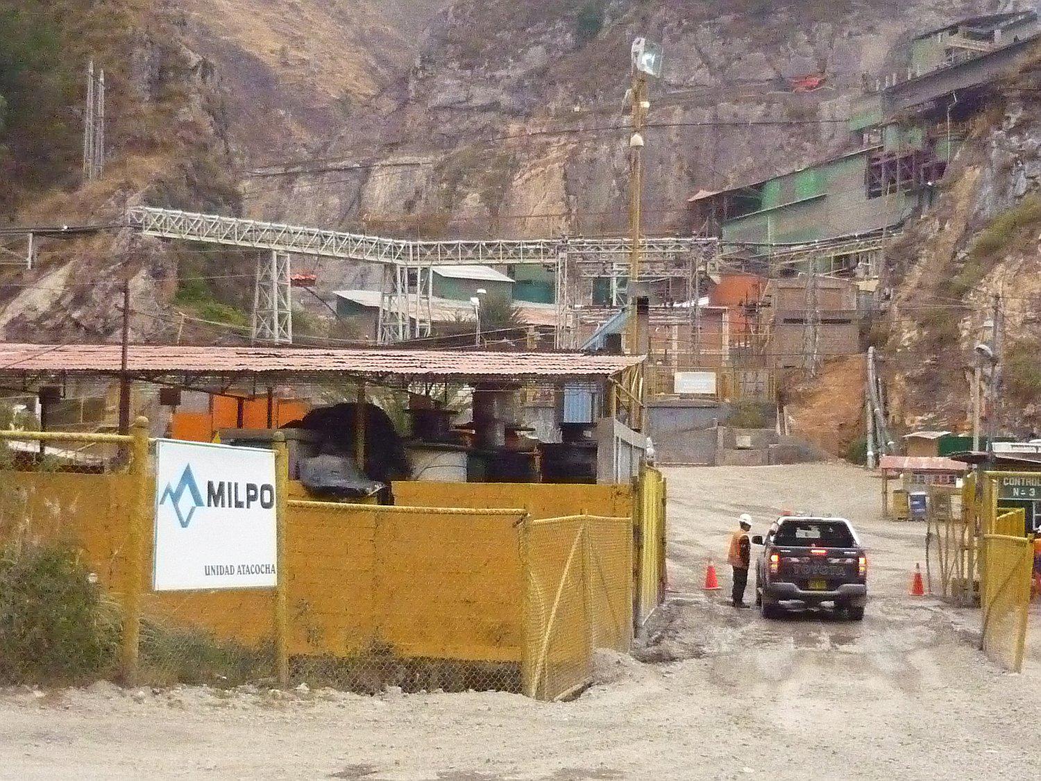 Más de 380 trabajadores acatan paro indefinido contra Minera Milpo