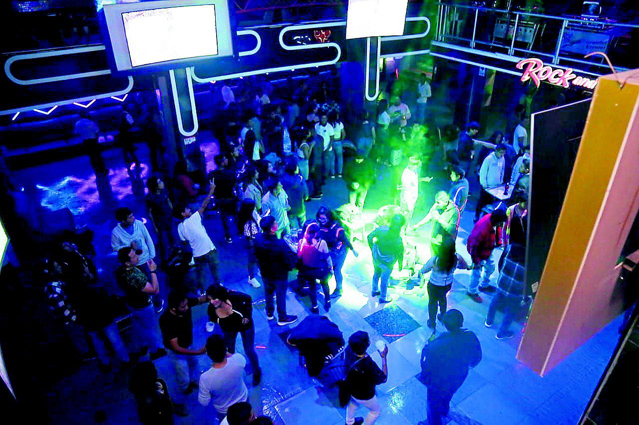 Cierran discotecas por no respetar aforo y poner en riesgo la salud de asistentes